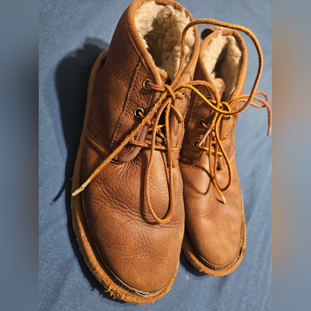 USED UGG  SHOES MEN SIZE 8